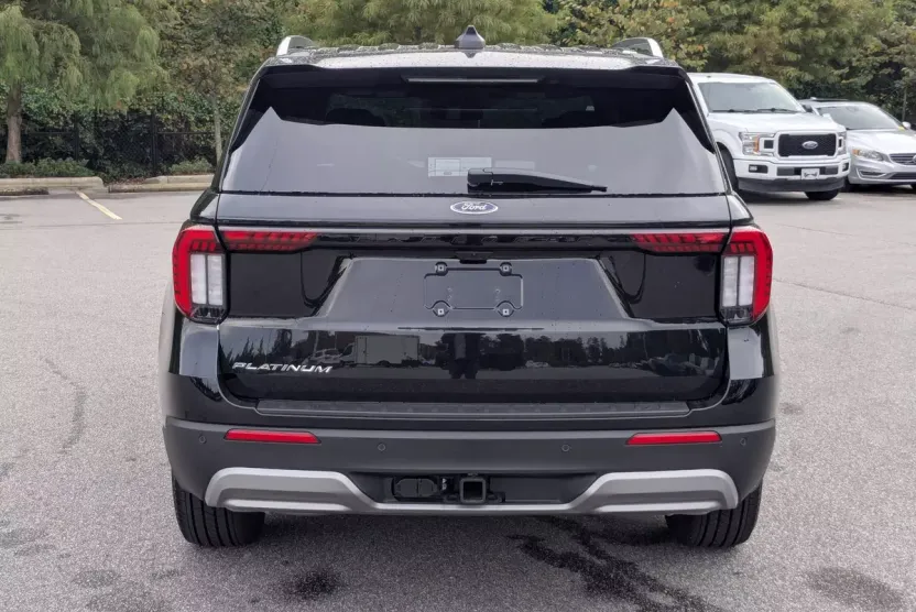 2025 Ford Explorer Platinum photo 1