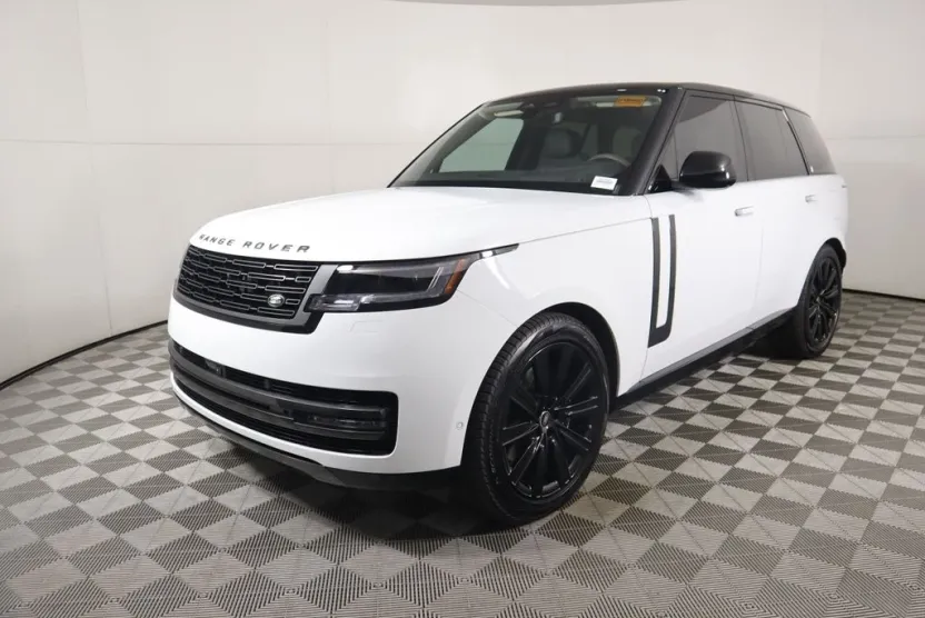 2025 Land Rover Range Rover SE photo 1
