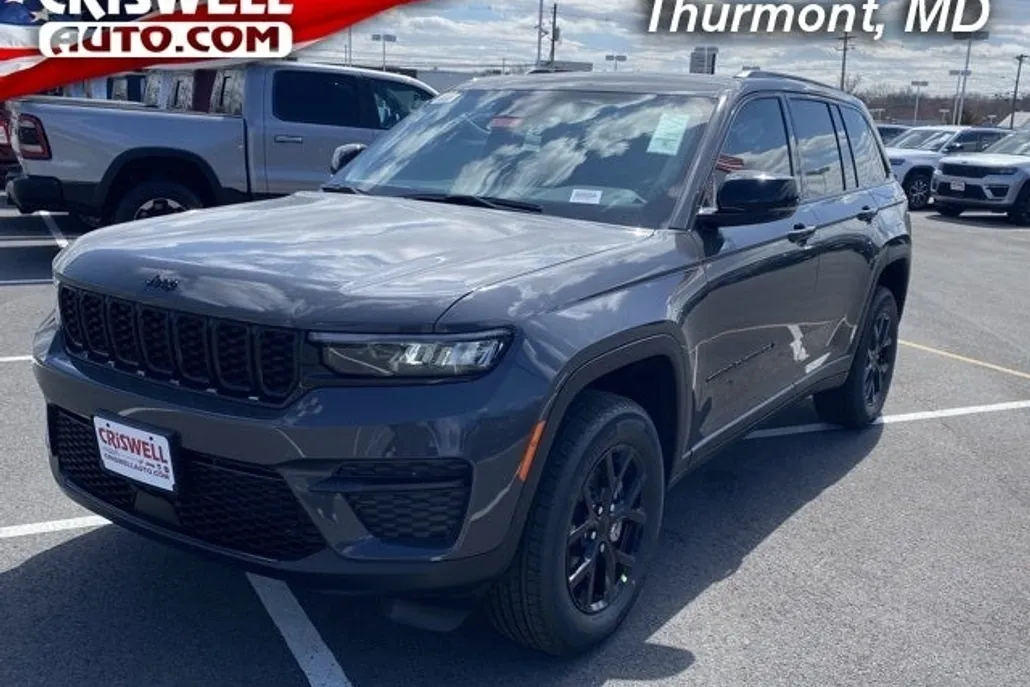 2025 Jeep Grand Cherokee Altitude photo 1