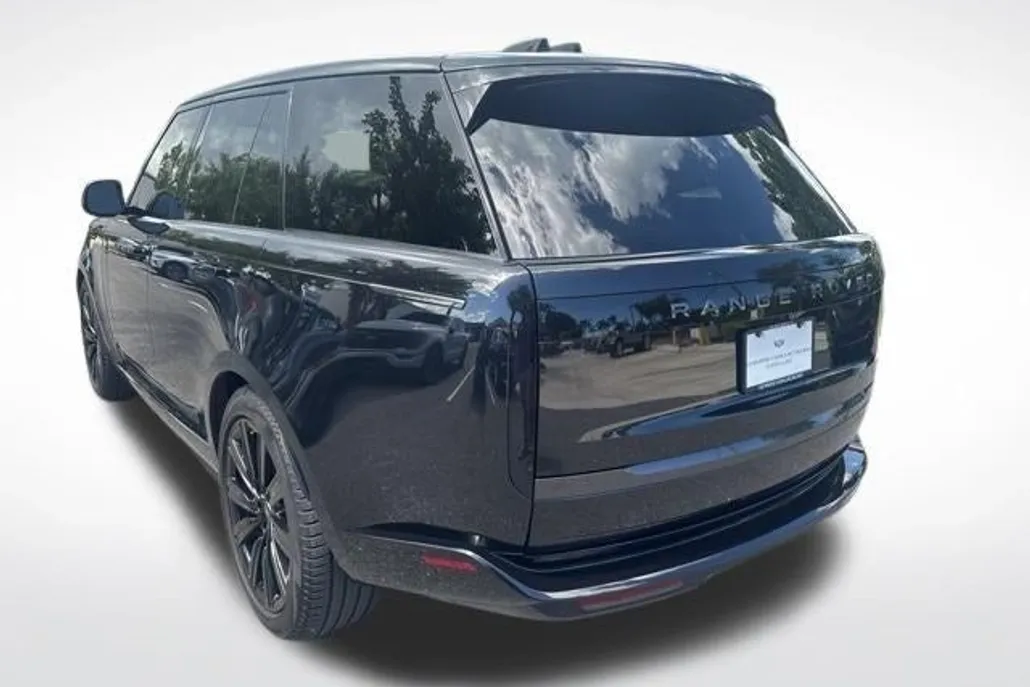 2025 Land Rover Range Rover SE photo 1