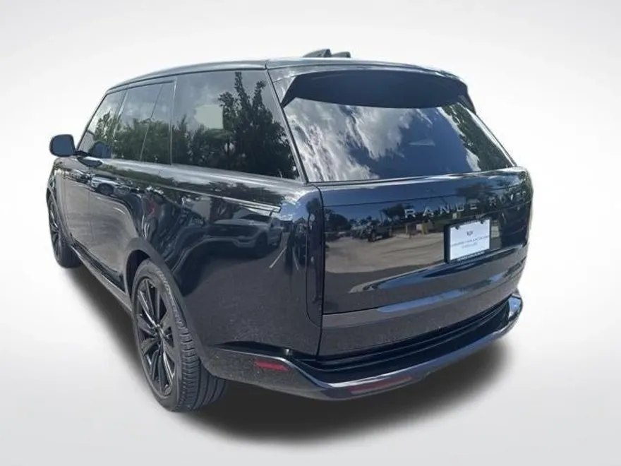 2025 Land Rover Range Rover SE photo 1