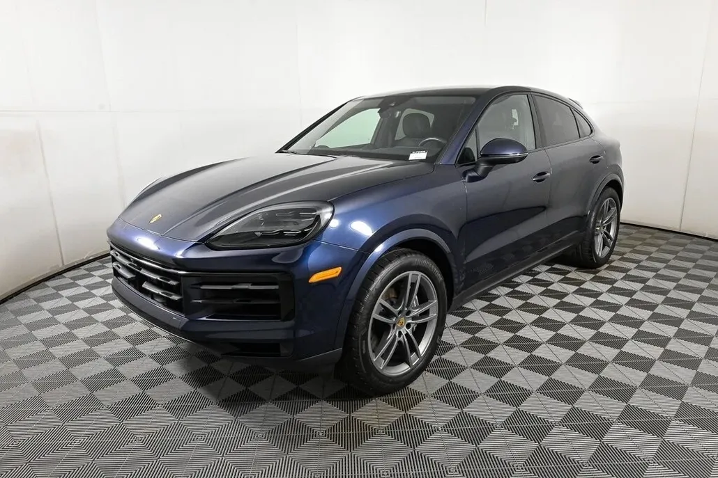 2024 Porsche Cayenne Coupe photo 1