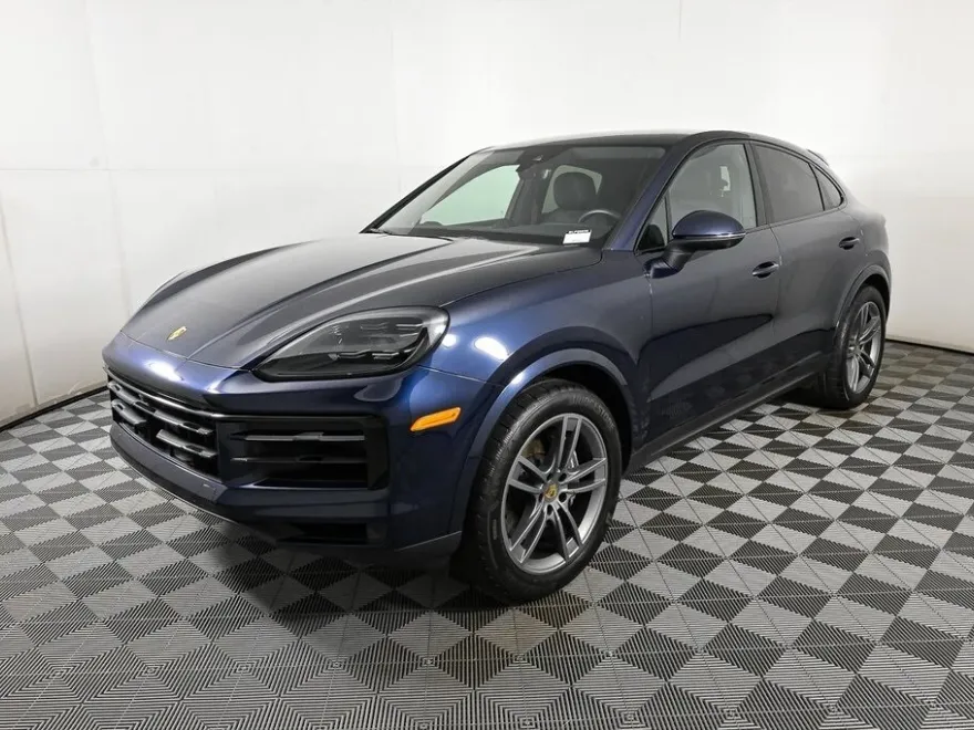 2024 Porsche Cayenne Coupe photo 1