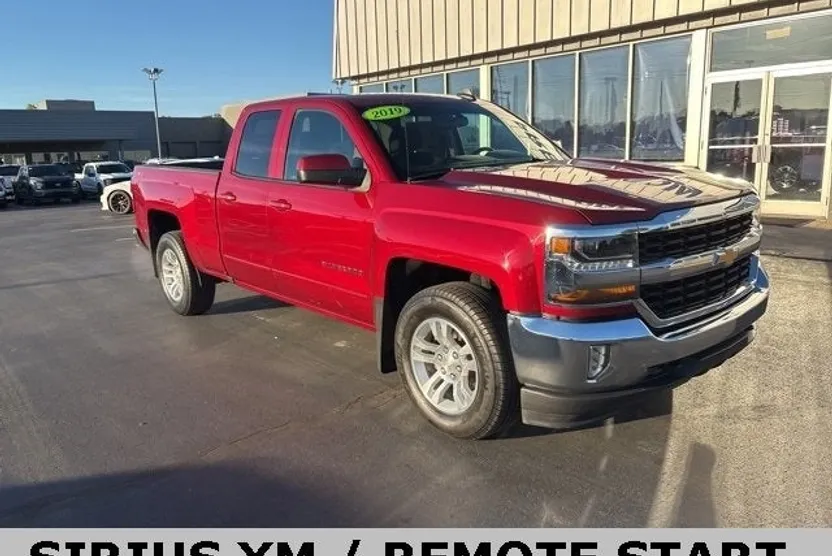 2019 Chevrolet Silverado 1500 LT photo 1