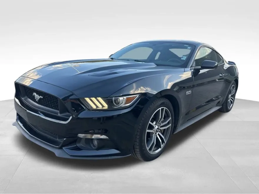 2015 Ford Mustang GT Premium photo 1