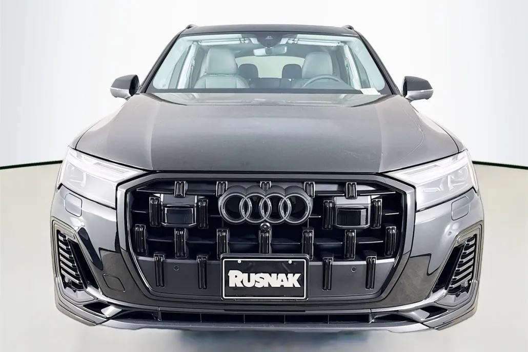 2025 Audi Q7 55 Premium Plus photo 1