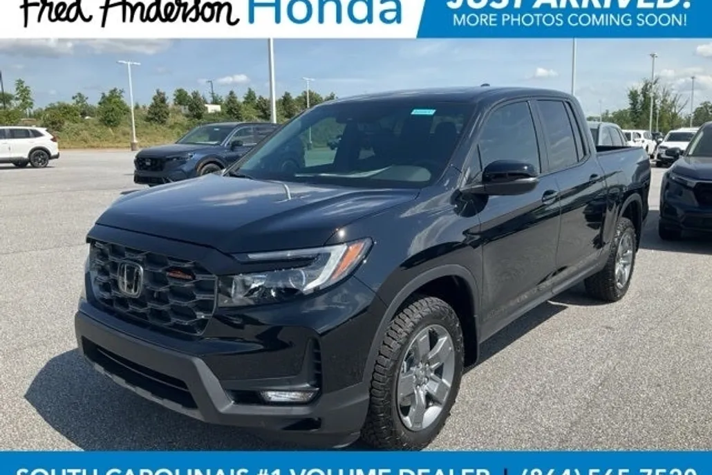 2025 Honda Ridgeline TrailSport photo 1