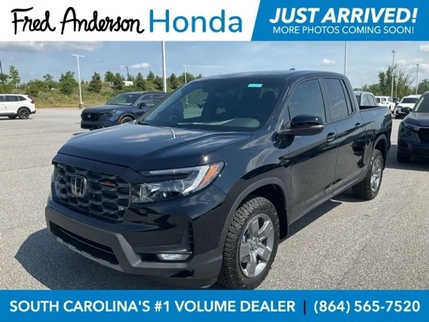 2025 Honda Ridgeline TrailSport photo 1