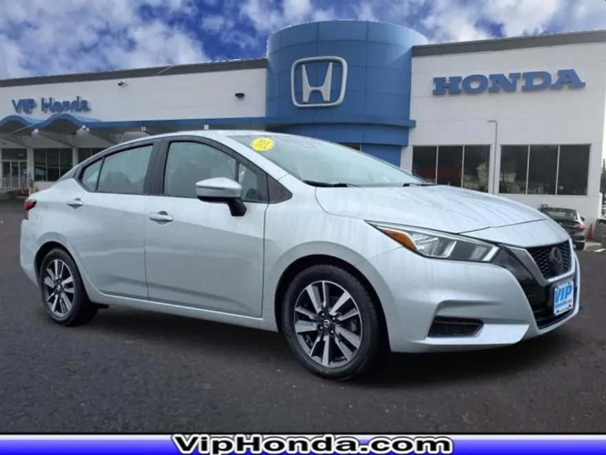 2021 Nissan Versa SV photo 1