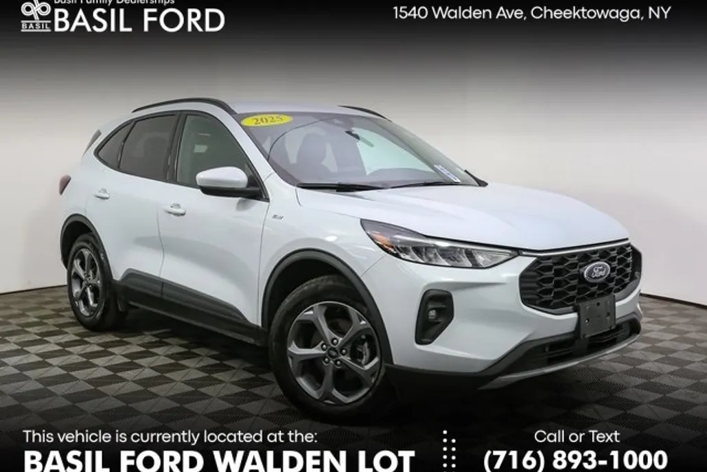 2025 Ford Escape ST-Line Select photo 1