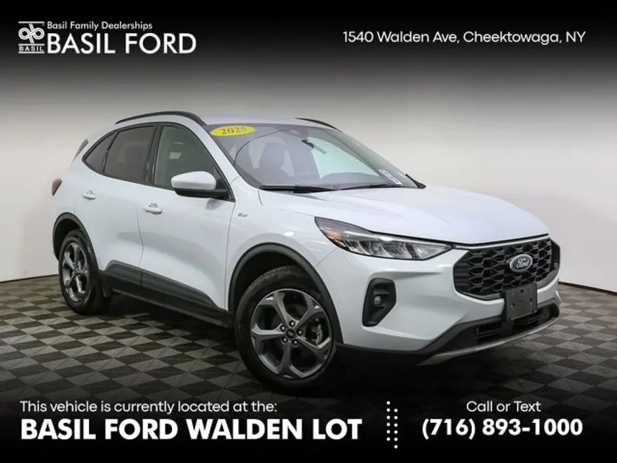 2025 Ford Escape ST-Line Select photo 1