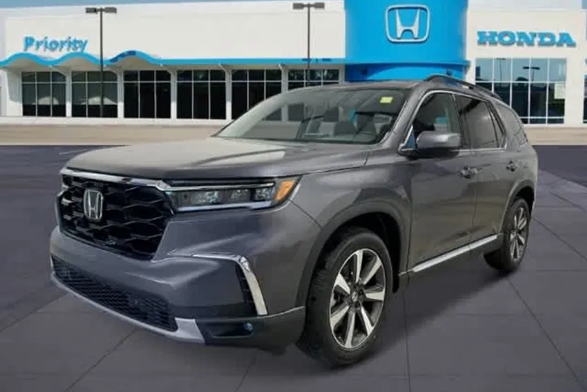 2025 Honda Pilot Touring photo 1