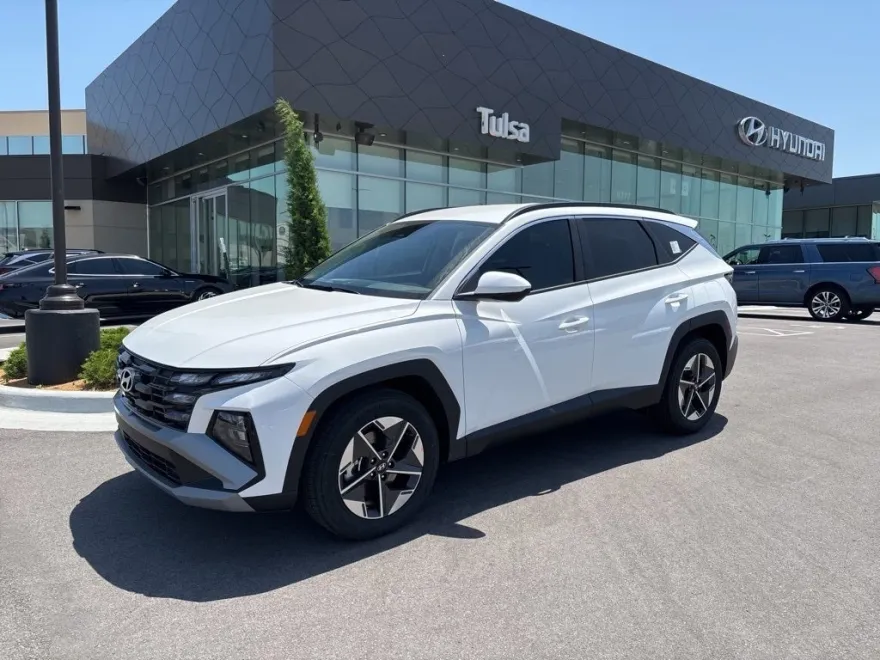 2025 Hyundai Tucson SEL photo 1
