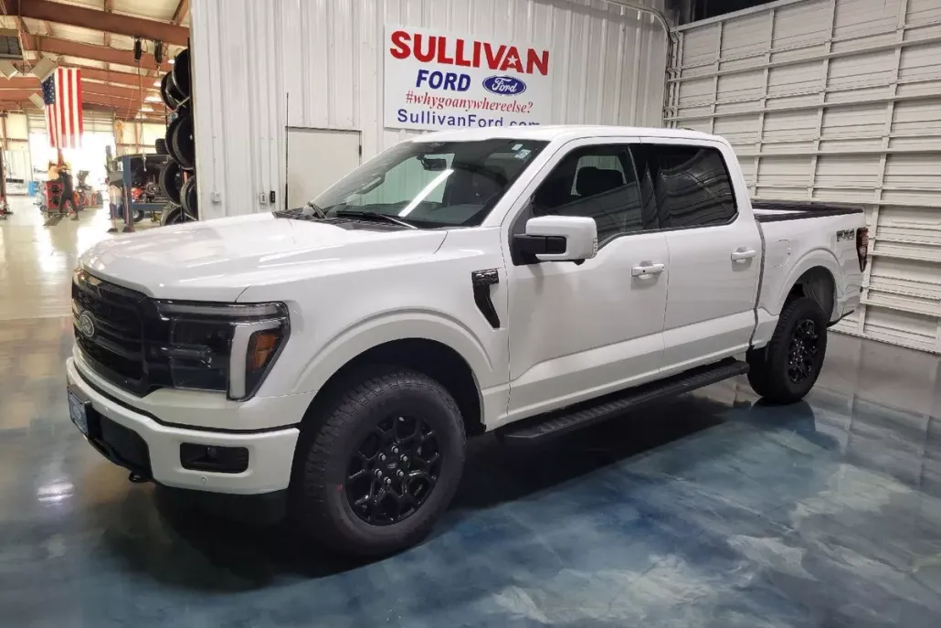 2025 Ford F-150 Lariat photo 1