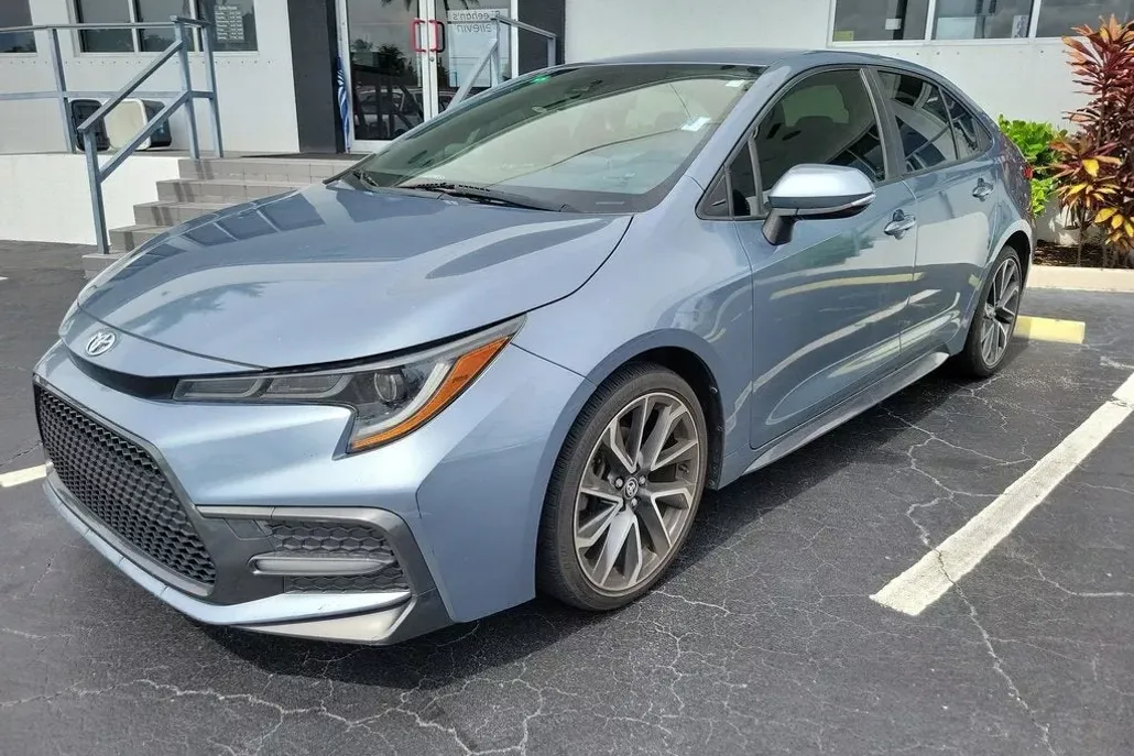 2020 Toyota Corolla SE photo 1