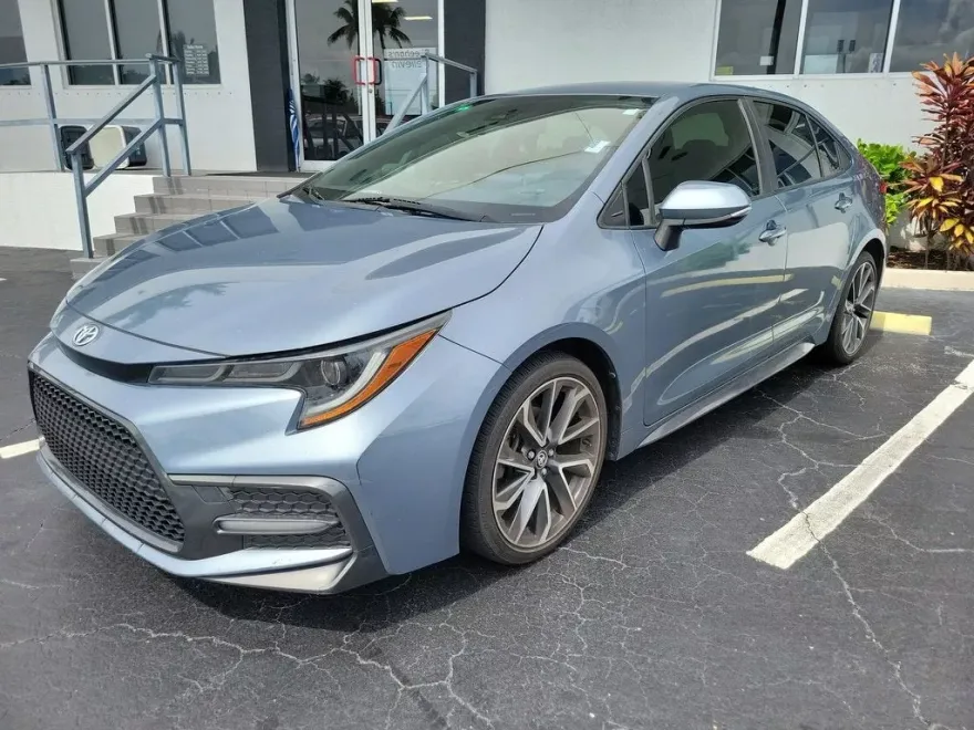 2020 Toyota Corolla SE photo 1