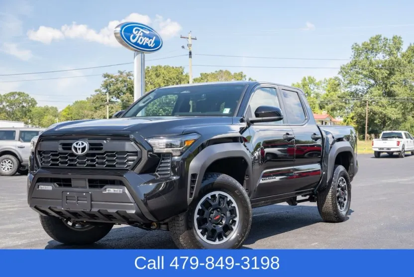 2024 Toyota Tacoma TRD Off-Road photo 1