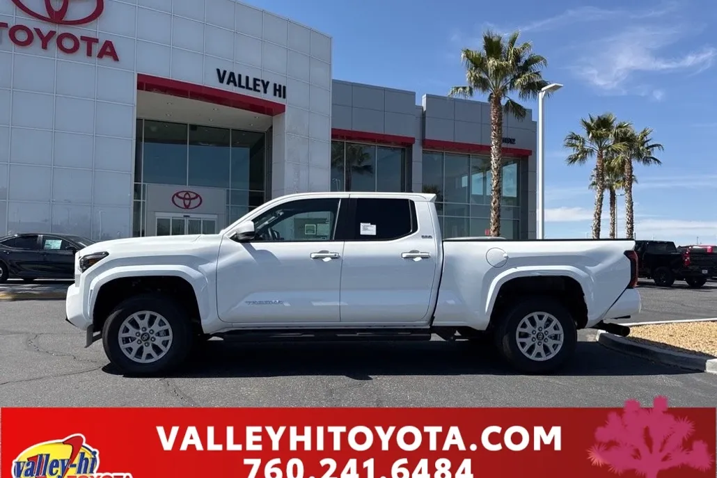 2025 Toyota Tacoma SR5 photo 1
