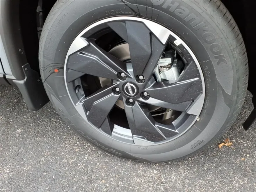 2026 Nissan Rogue SV photo 1