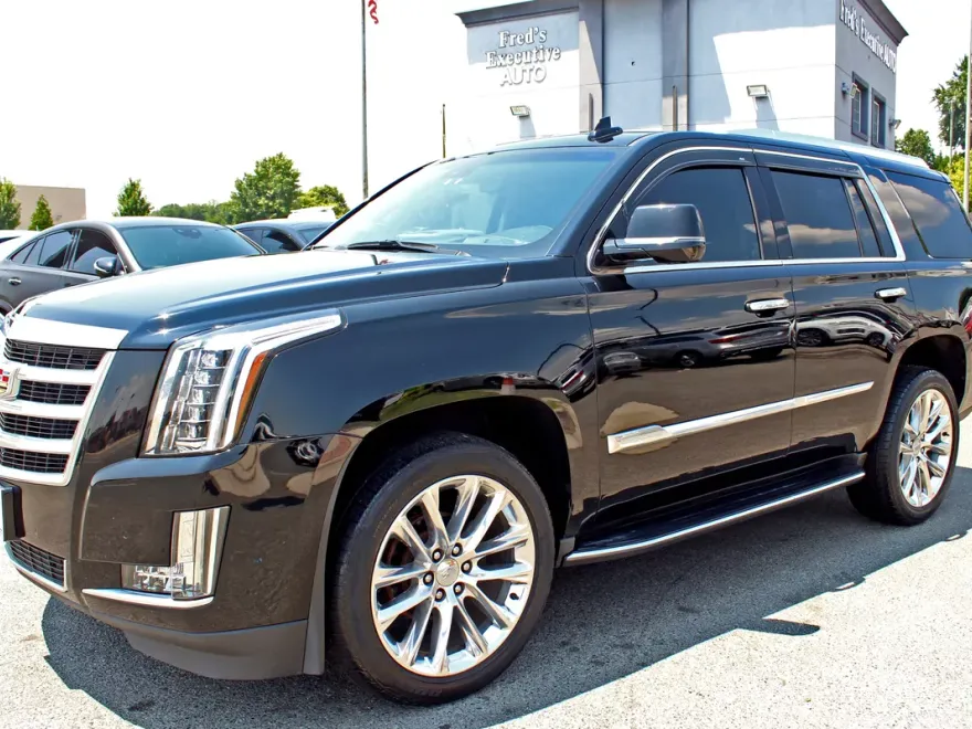 2019 Cadillac Escalade Luxury photo 1