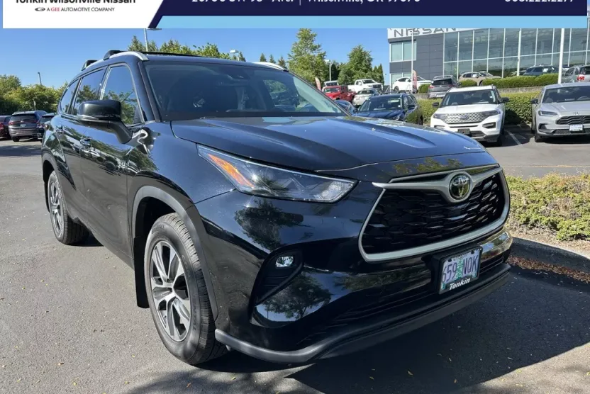 2022 Toyota Highlander XLE photo 1