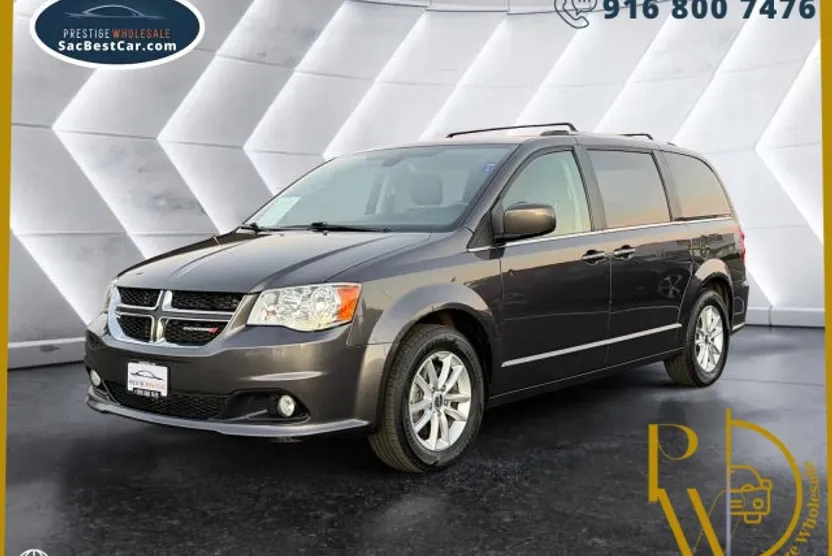 2020 Dodge Grand Caravan SXT photo 1