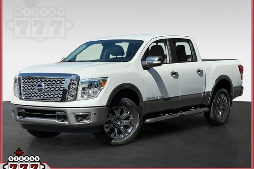 2019 Nissan Titan Platinum Reserve photo 1