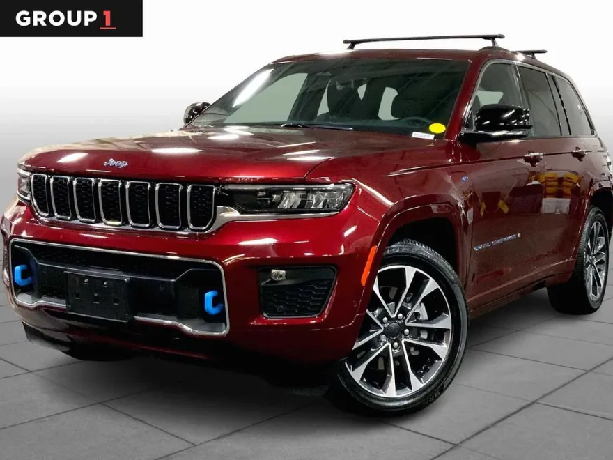 2023 Jeep Cherokee 4xe Overland photo 1