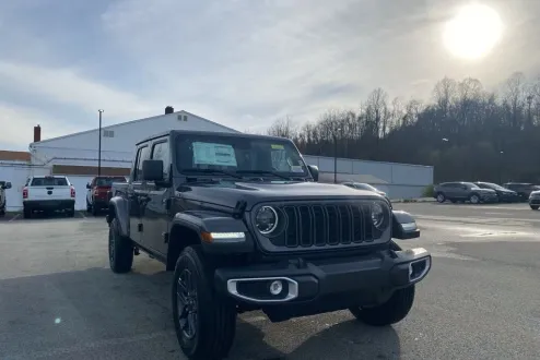 2025 Jeep Gladiator Sport S photo 1