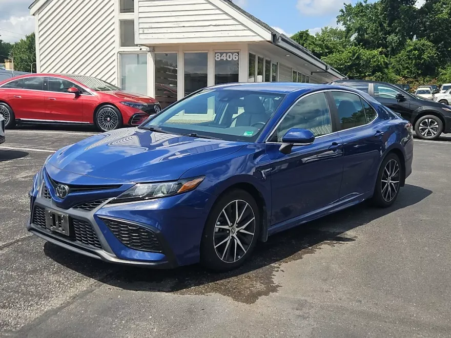 2023 Toyota Camry SE photo 1
