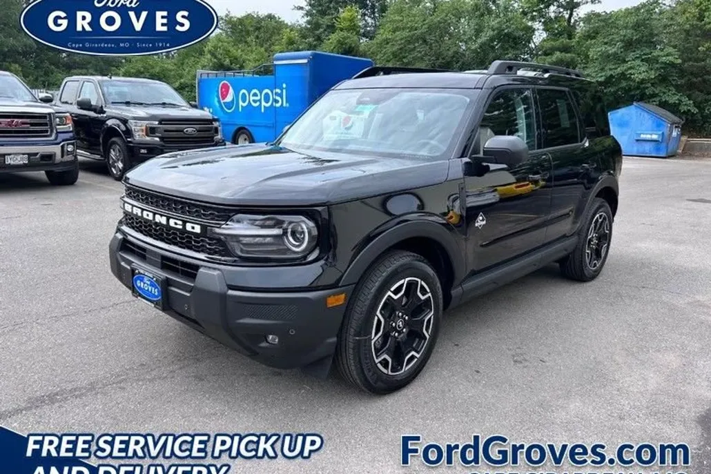 2025 Ford Bronco Sport Outer Banks photo 1