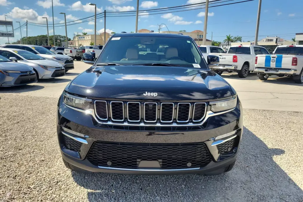 2025 Jeep Grand Cherokee Limited photo 1