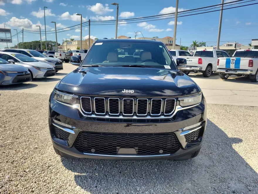 2025 Jeep Grand Cherokee Limited photo 1