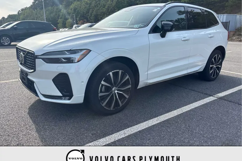 2023 Volvo XC60 B5 Plus photo 1
