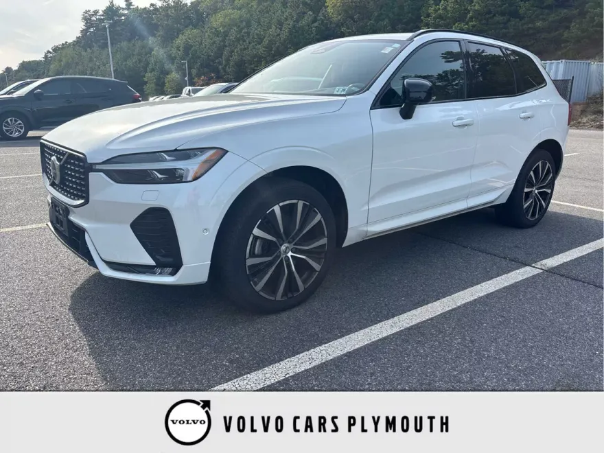 2023 Volvo XC60 B5 Plus photo 1