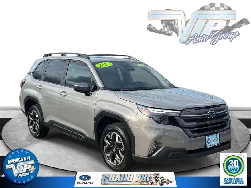 2025 Subaru Forester Premium photo 1