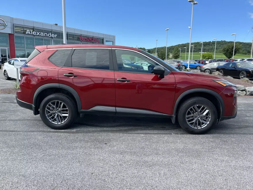2024 Nissan Rogue AWD S photo 1