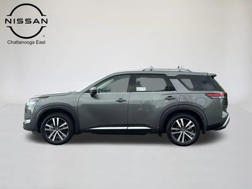 2025 Nissan Pathfinder Platinum photo 1