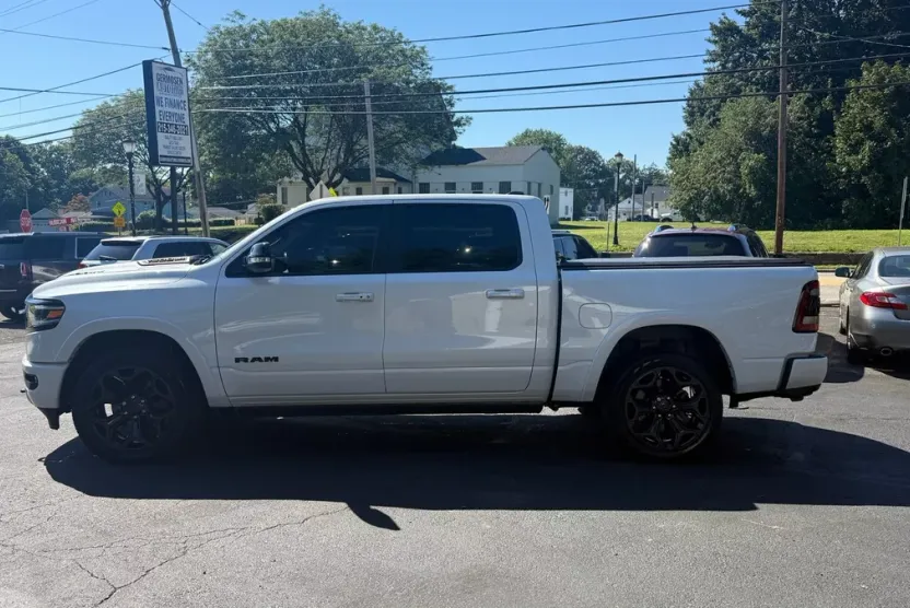 2022 Ram 1500 Limited photo 1