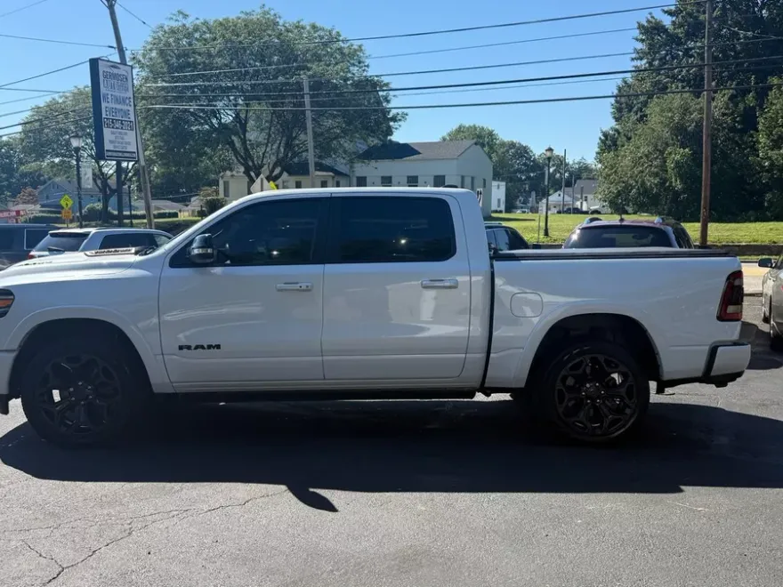 2022 Ram 1500 Limited photo 1