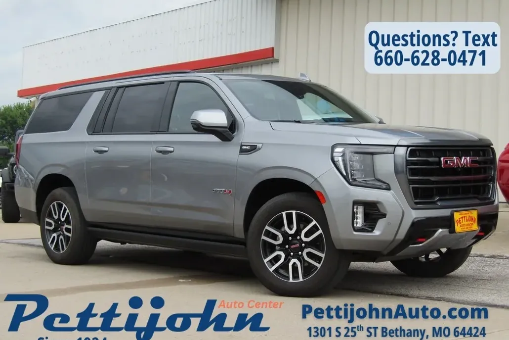 2023 Gmc Yukon XL AT4 photo 1