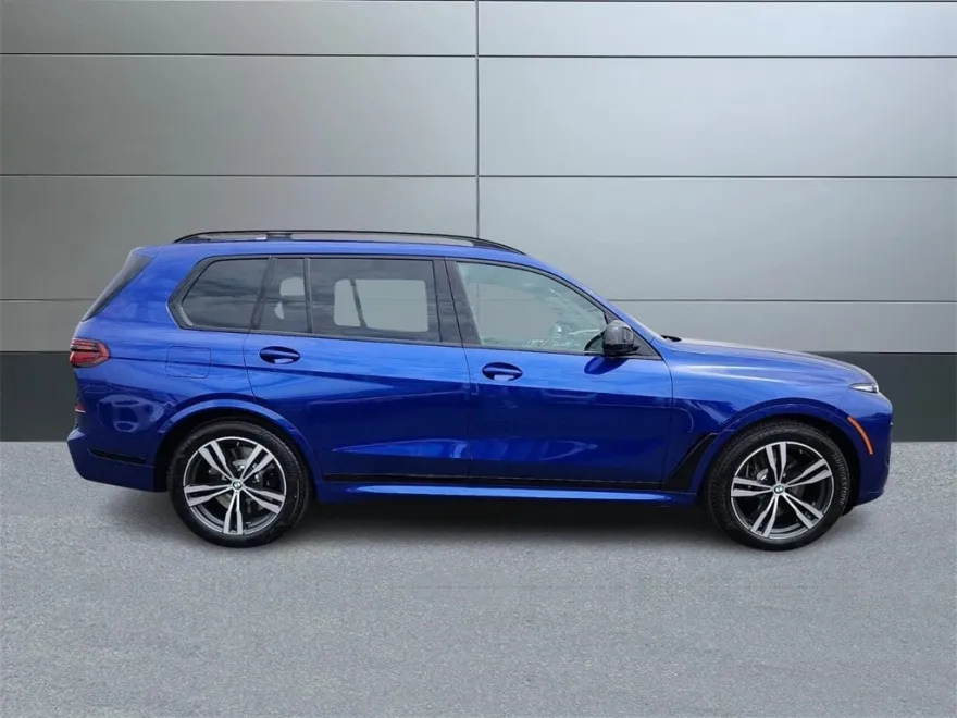 2025 Bmw X7 M60i photo 2