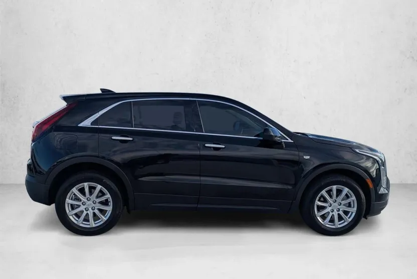 2023 Cadillac XT4 Luxury photo 1