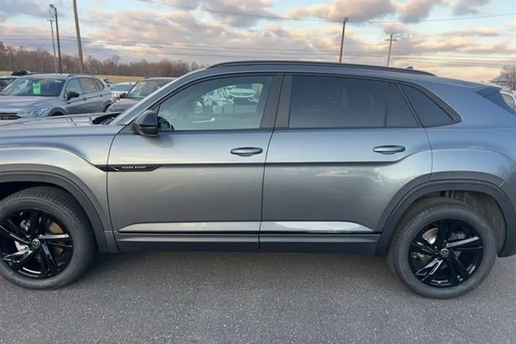 2025 Volkswagen Atlas Cross Sport SEL R-Line photo 1