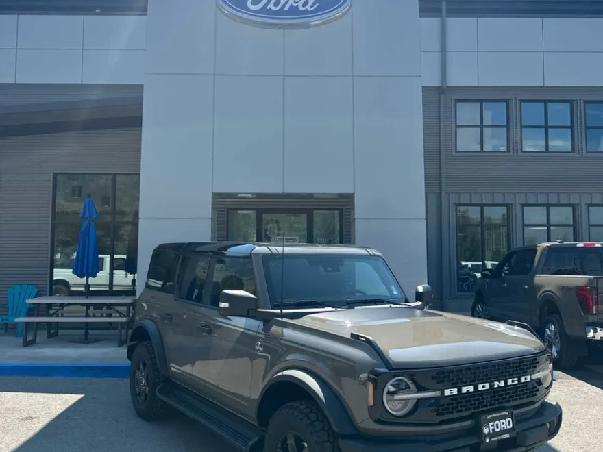 2025 Ford Bronco Outer Banks photo 1