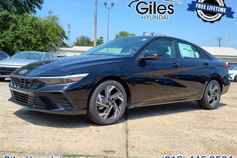 2025 Hyundai Elantra SEL Sport photo 1