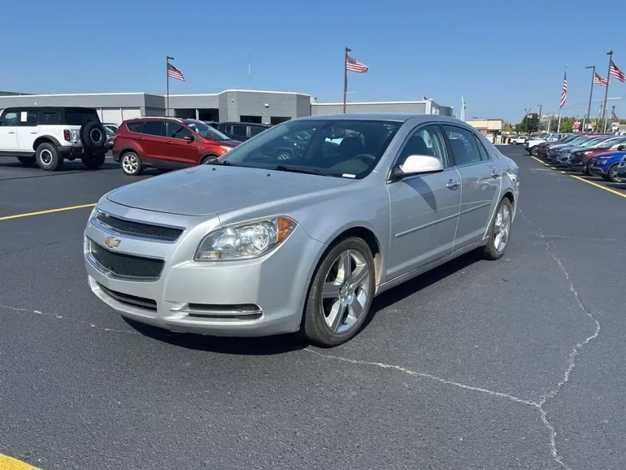 2012 Chevrolet Malibu 1LT photo 1
