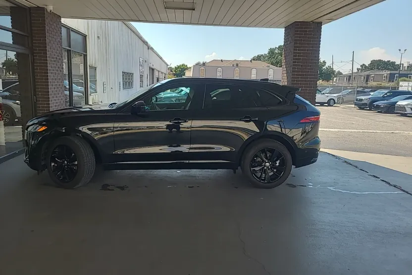 2024 Jaguar F-PACE P250 R-Dynamic S photo 1