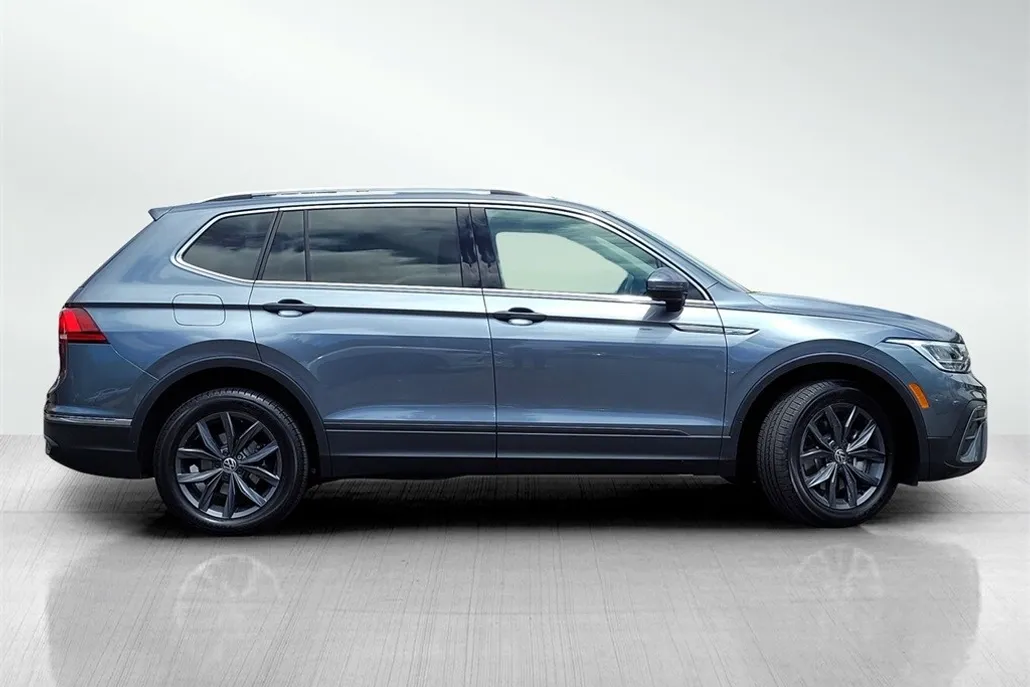 2022 Volkswagen Tiguan SE photo 1