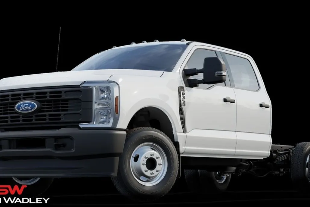 2025 Ford F-350 photo 1